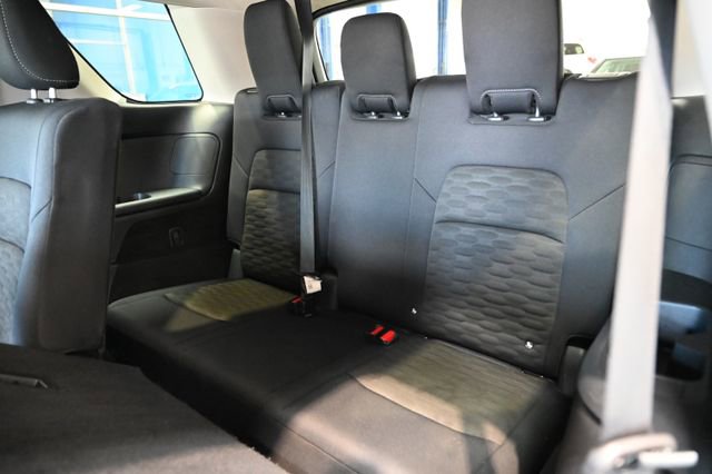 Used 2025 Nissan Pathfinder SV image 12