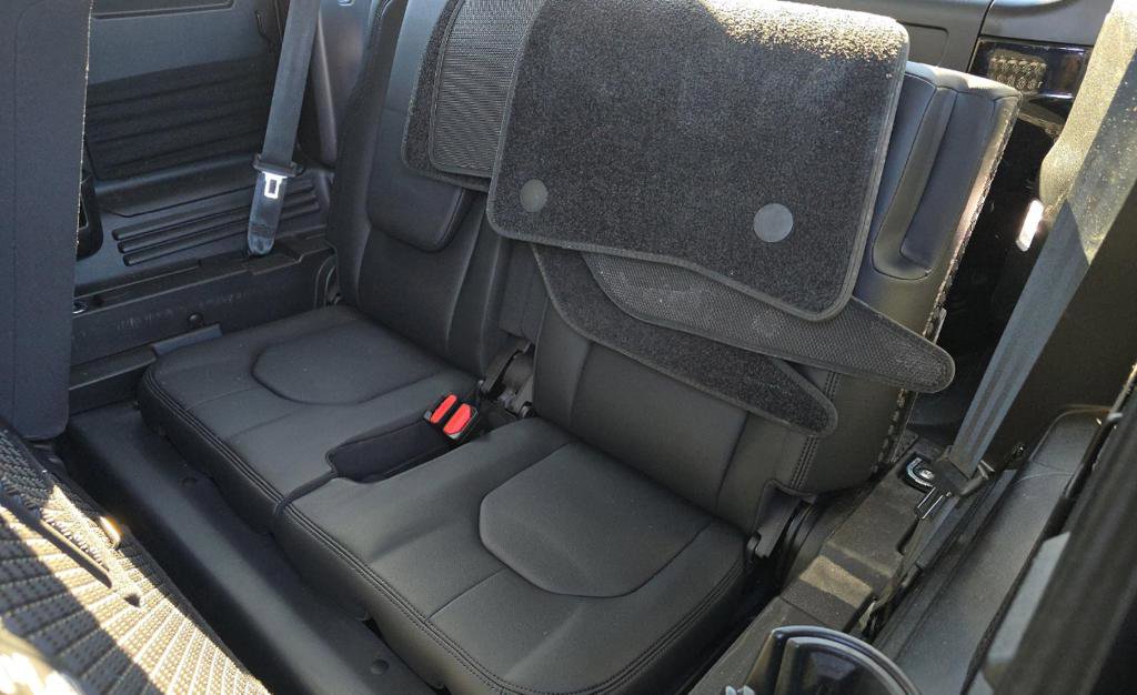 Used 2023 Land Rover Defender 110 S image 14