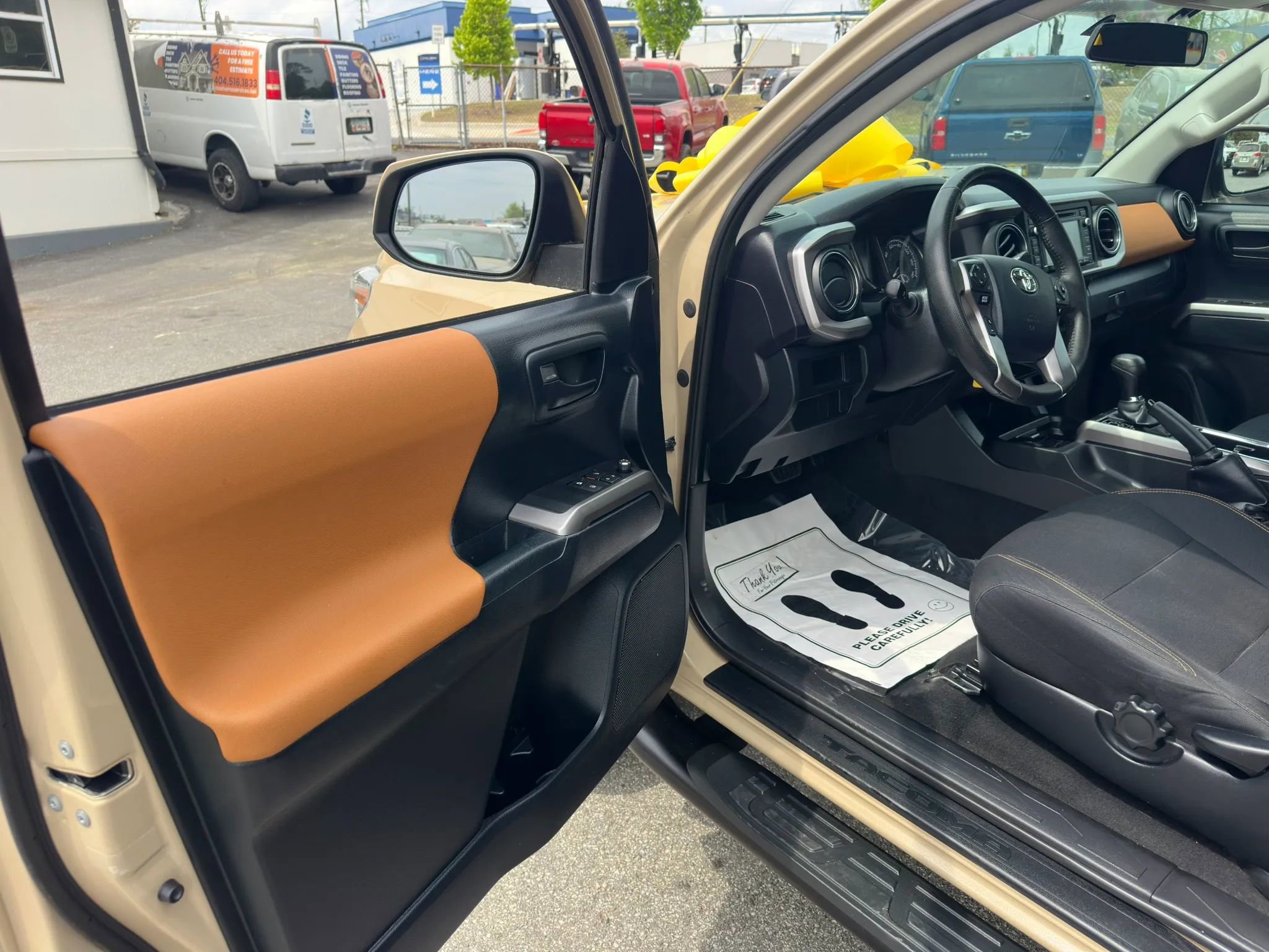 Used 2016 Toyota Tacoma SR5 w/ Exterior Package AWD/4WD image 19