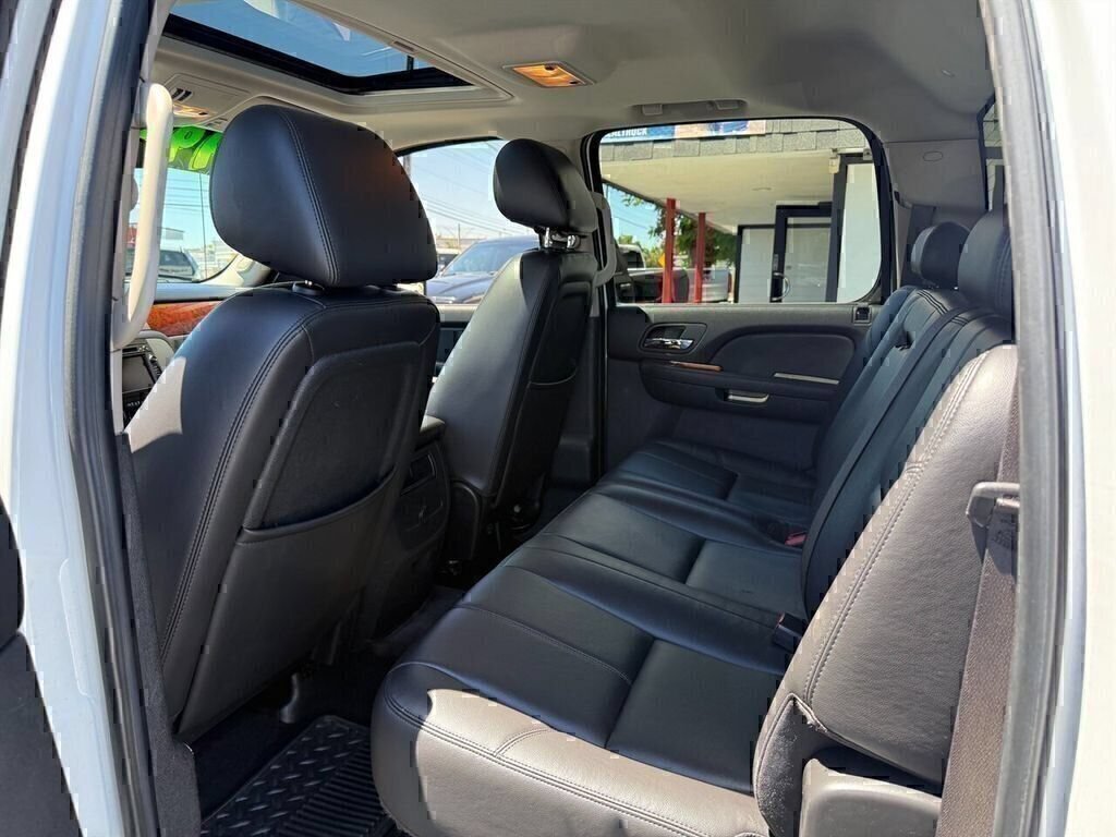 Used 2010 GMC Sierra 2500 SLT w/ SLT Convenience Package AWD/4WD image 13