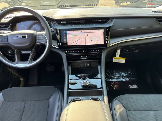 New 2026 Jeep Grand Cherokee Altitude AWD/4WD image 9