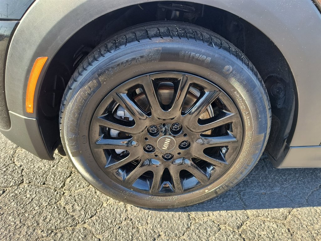 Used 2019 MINI Cooper S image 9