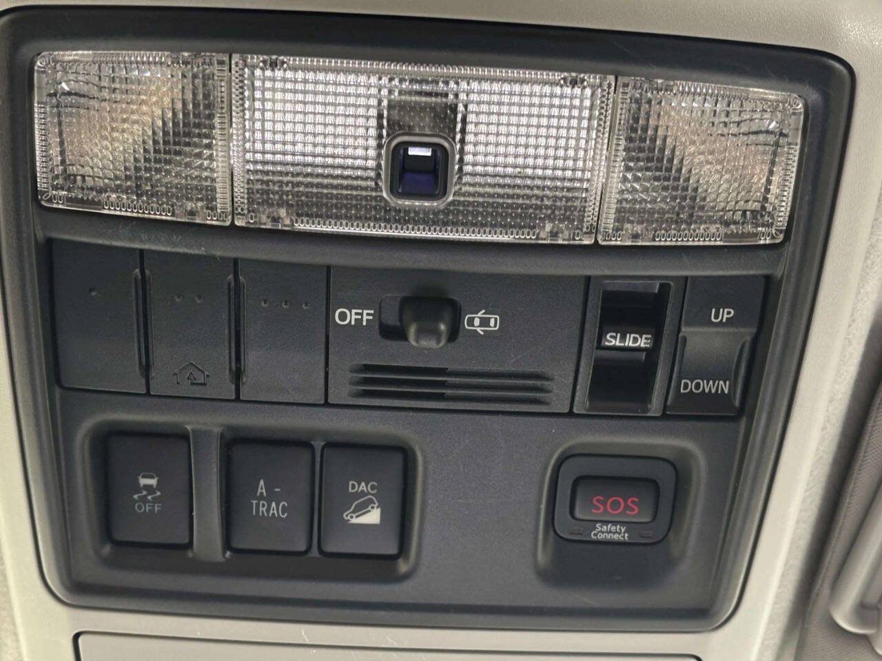 Used 2012 Toyota 4Runner Limited AWD/4WD image 25