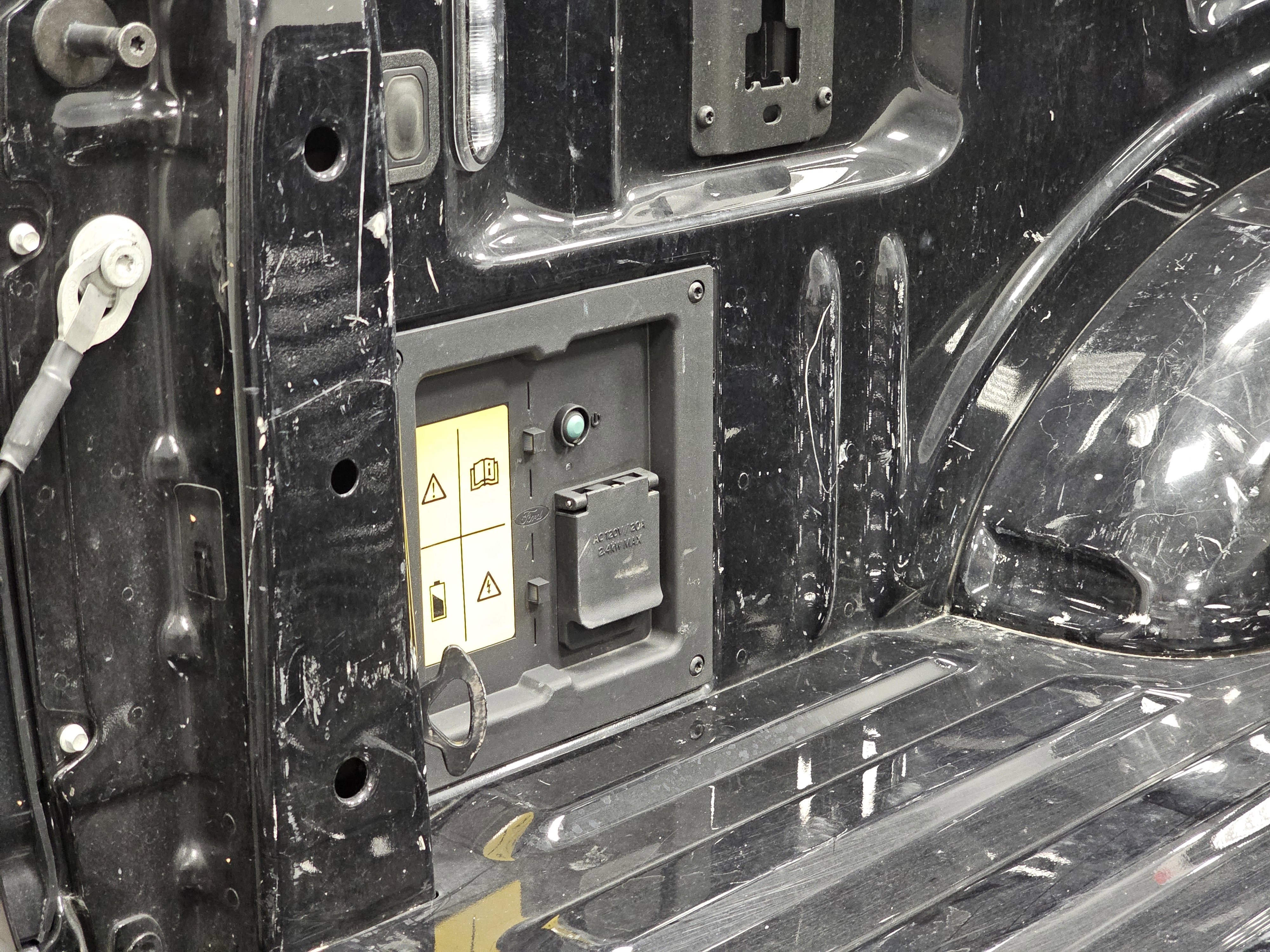 Used 2024 Ford F150 Lightning Flash image 15