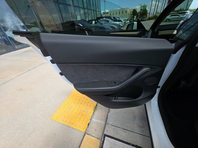 Used 2023 Tesla Model Y Long Range image 21