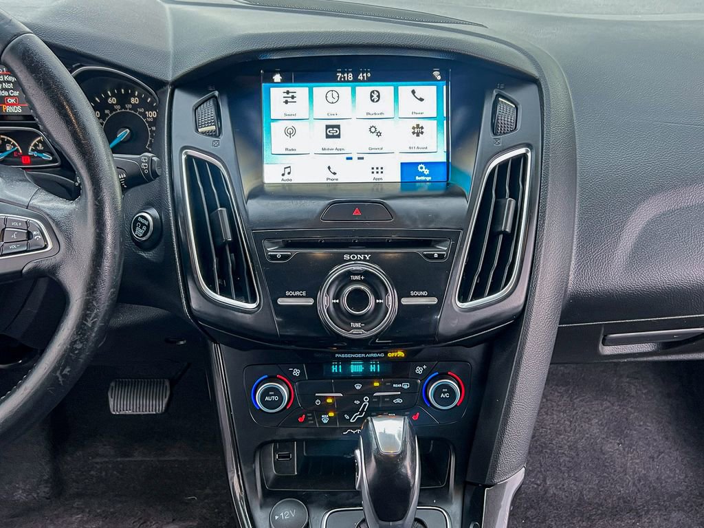 Used 2018 Ford Focus Titanium image 23