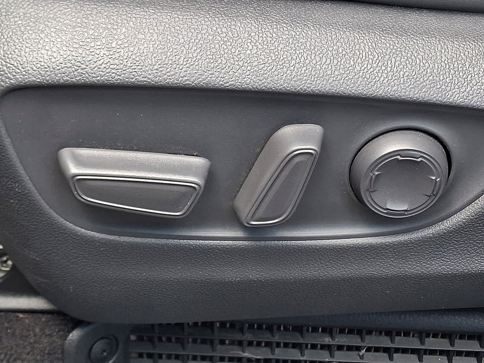 Certified 2021 Toyota Sienna XLE w/ XLE Plus Package FWD image 29