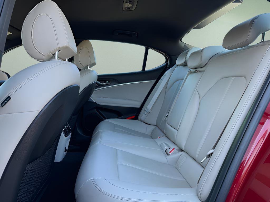 Used 2023 Genesis G70 2.0T image 10