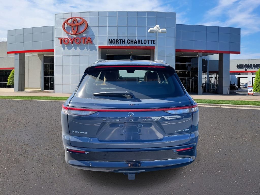 Used 2025 Toyota Crown Signia image 9