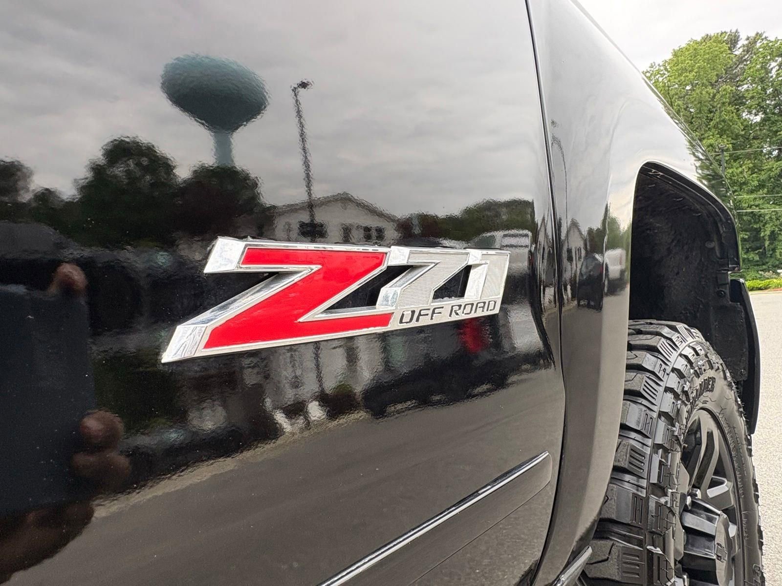 Used 2016 Chevrolet Silverado 2500 LT w/ Midnight Edition AWD/4WD image 12