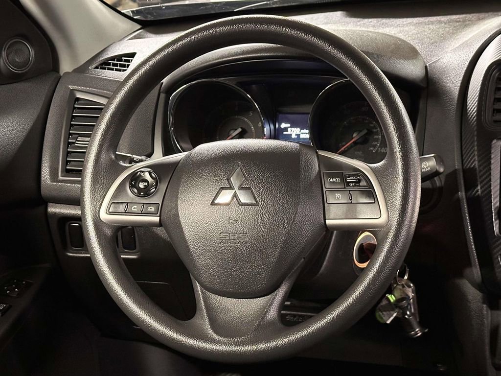 Used 2023 Mitsubishi Outlander Sport ES AWD/4WD image 19