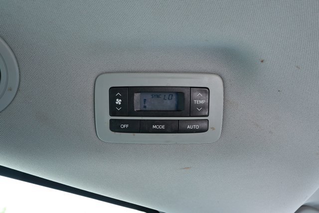 Used 2015 Toyota Sienna L FWD image 25