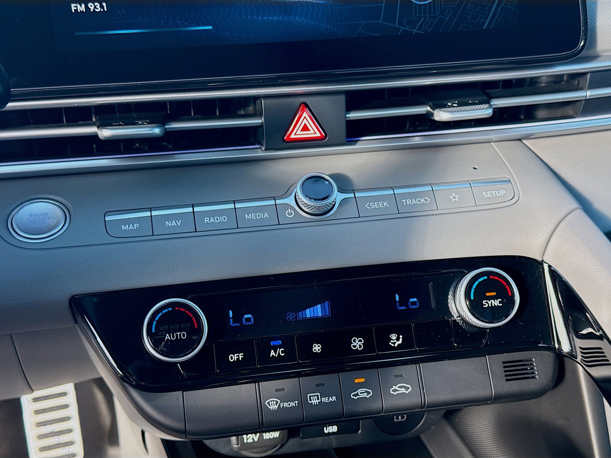 New 2025 Hyundai Elantra SEL image 12