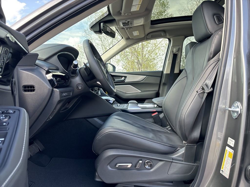 Used 2024 Acura MDX SH-AWD w/ Technology Package image 15