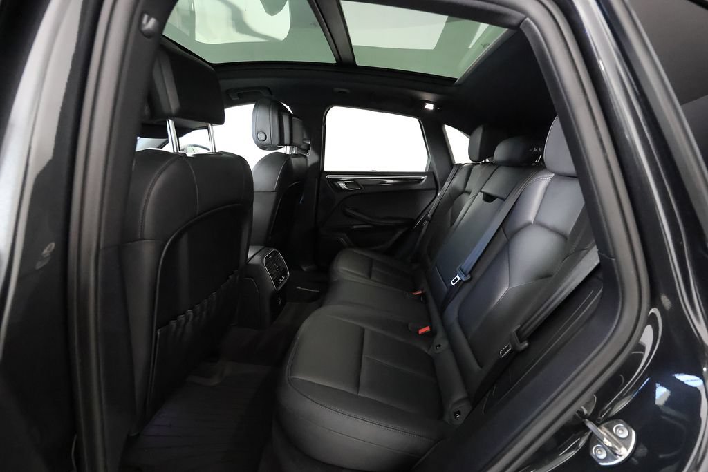Used 2023 Porsche Macan AWD/4WD image 14