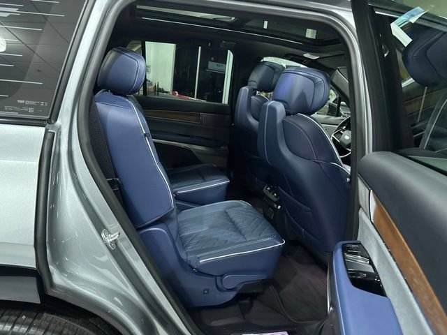 Certified 2026 Cadillac Vistiq Premium Luxury AWD/4WD image 40