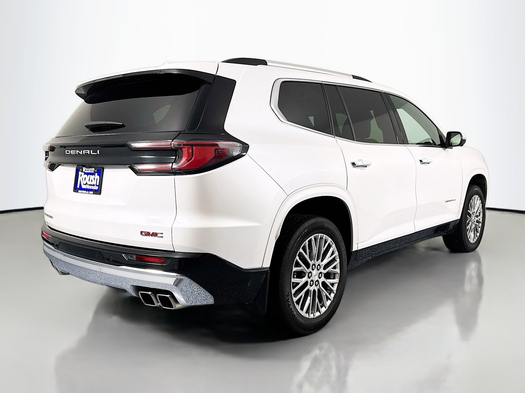 Used 2024 GMC Acadia Denali image 5