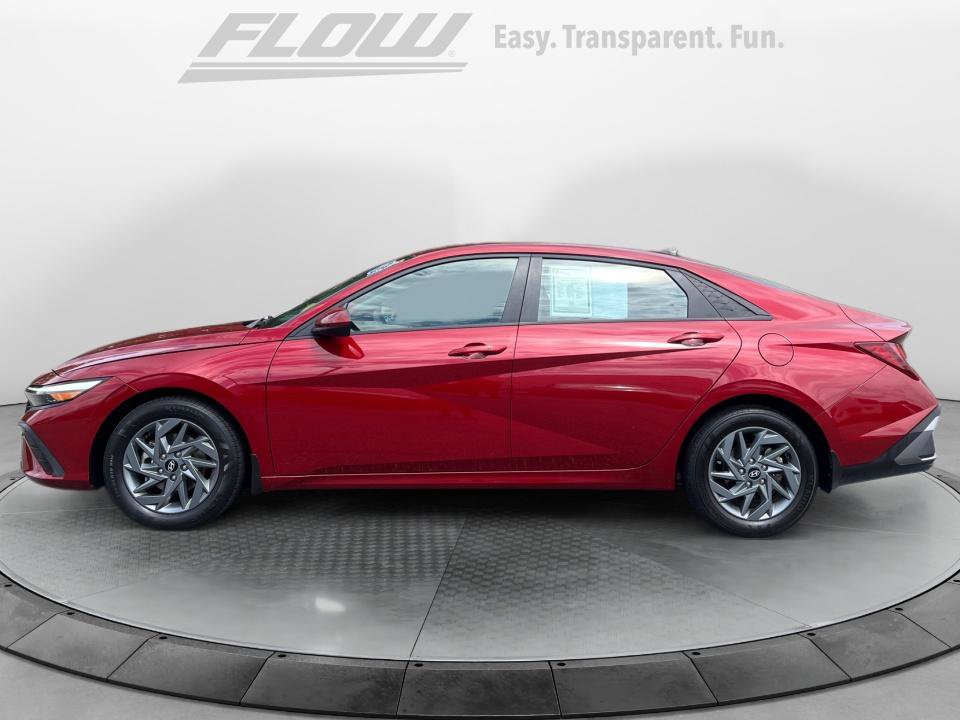 Used 2024 Hyundai Elantra SEL FWD image 5