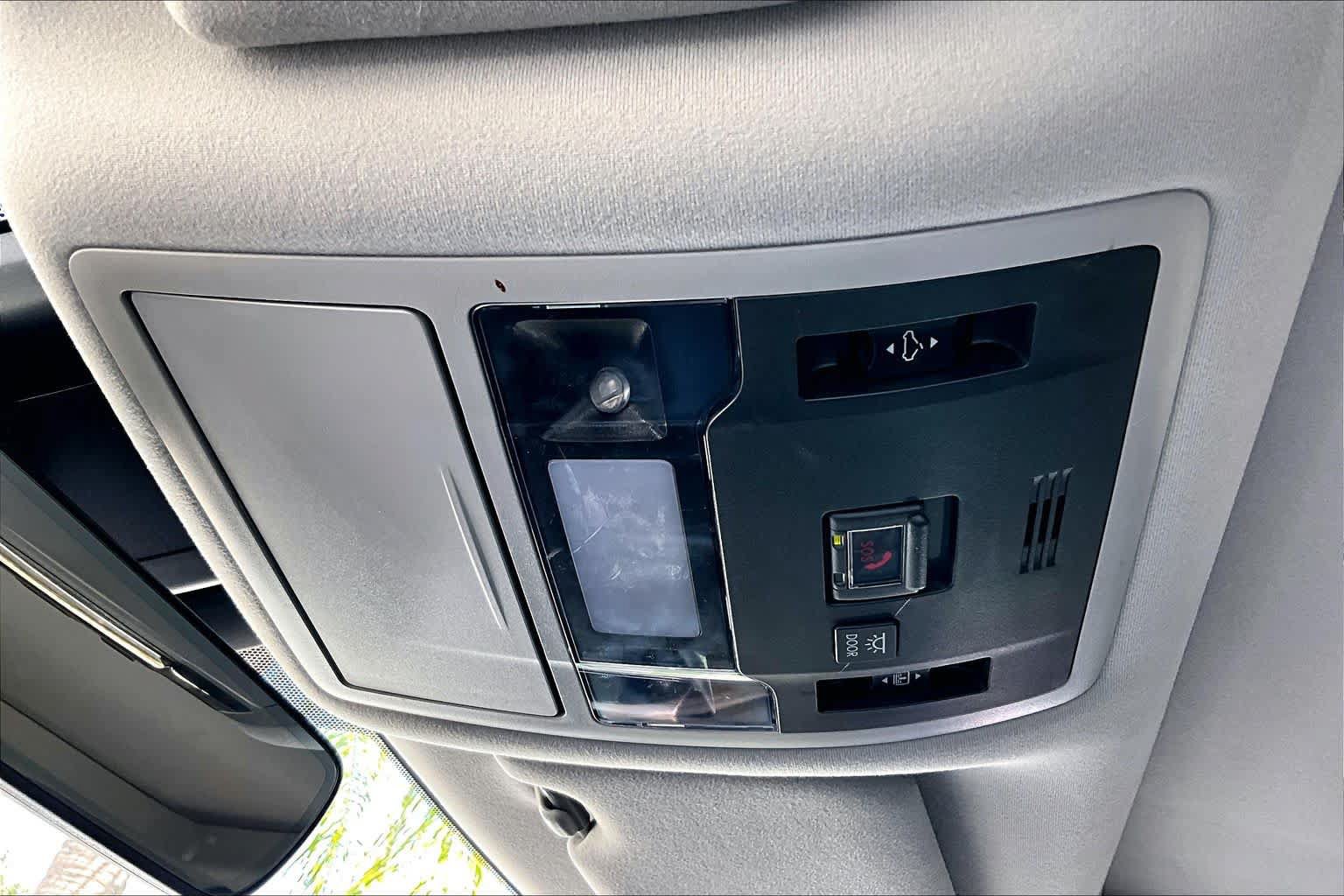 Used 2022 Lexus RX 450h AWD w/ Luxury Package image 32
