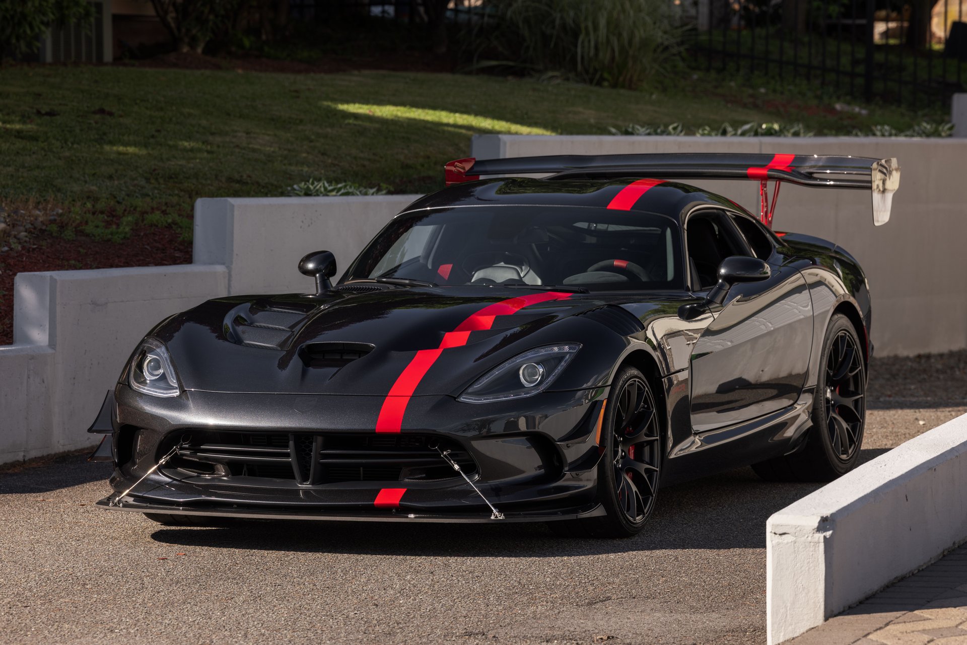Used 2017 Dodge Viper ACR w/ Extreme Aero Package RWD image 10