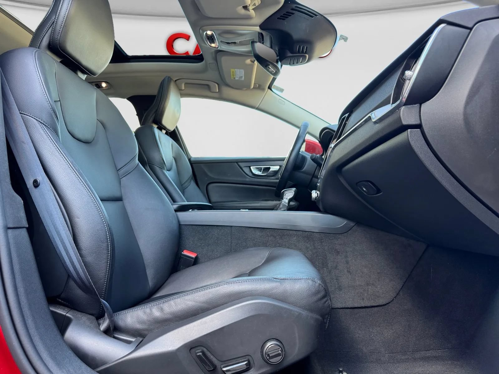 Used 2020 Volvo S60 T5 Momentum FWD image 25