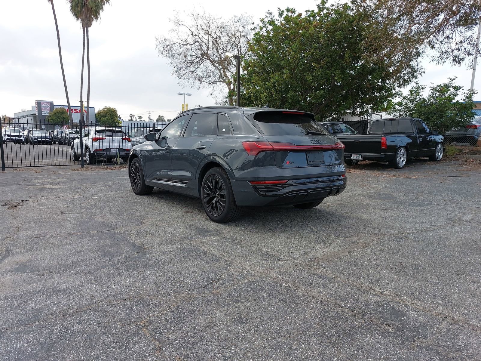 Used 2024 Audi Q8 e-tron Prestige AWD/4WD image 4