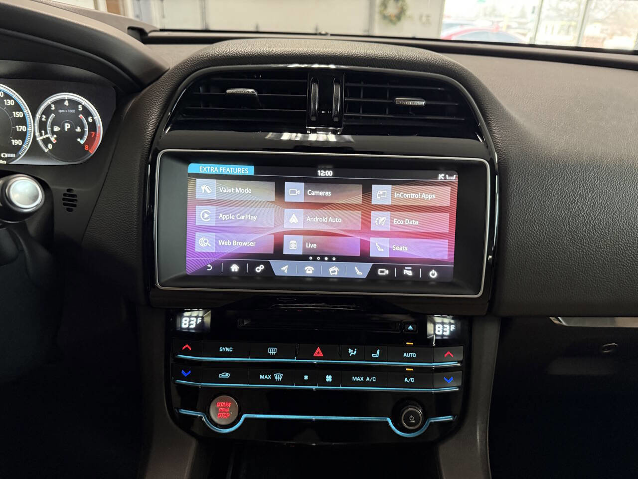 Used 2017 Jaguar F-PACE Prestige image 17