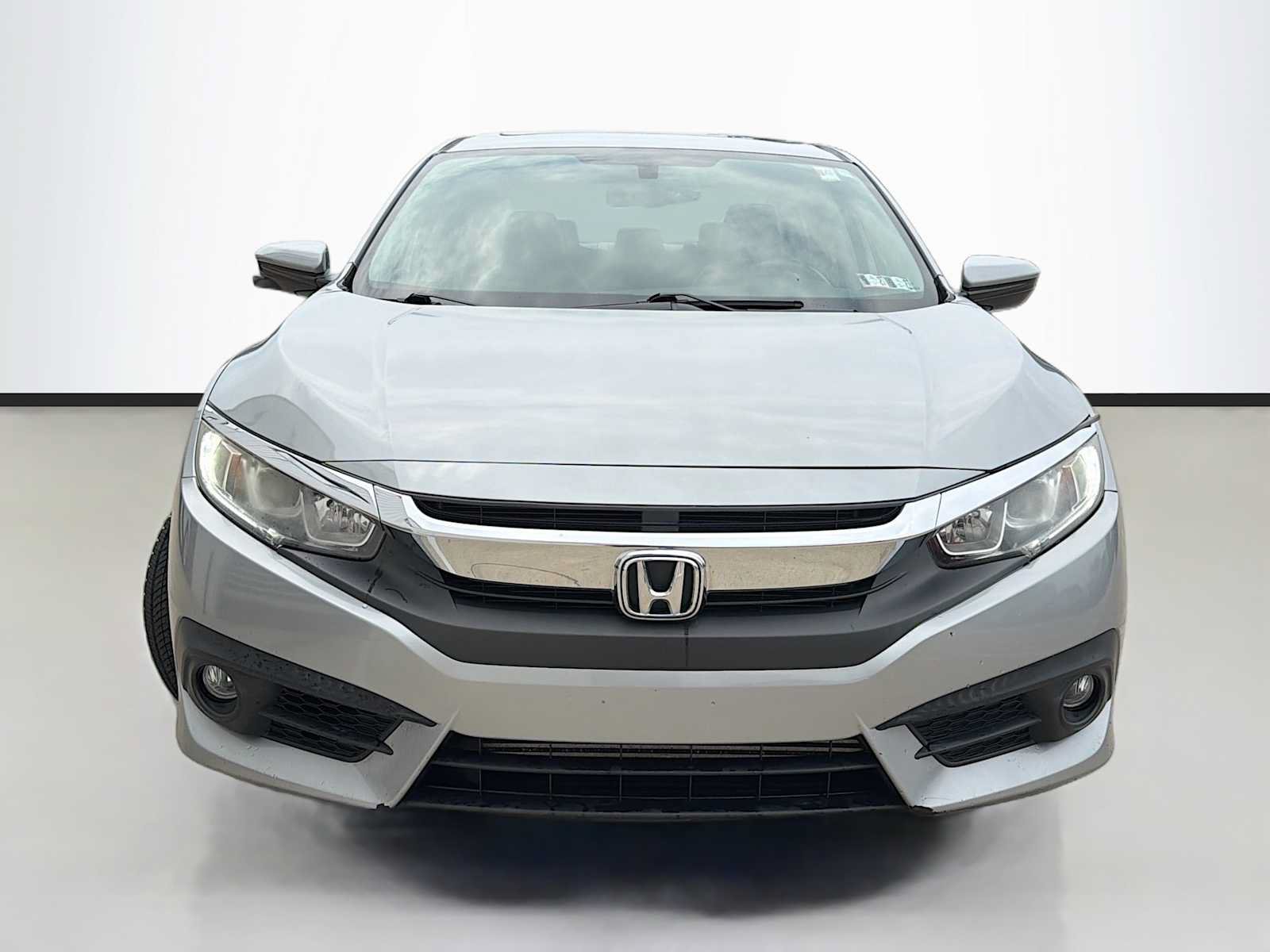 Used 2017 Honda Civic EX-L image 2