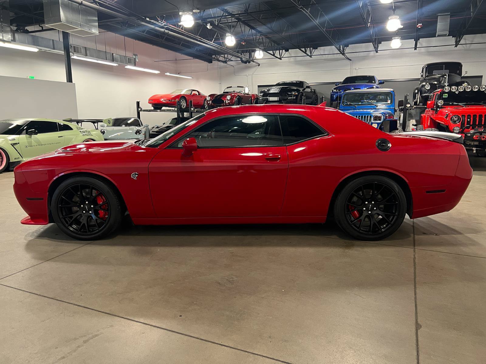 Used 2015 Dodge Challenger SRT Hellcat RWD image 6