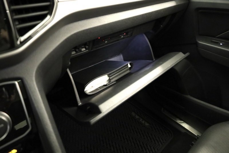 Used 2020 Volkswagen Atlas Cross Sport SEL Premium image 23