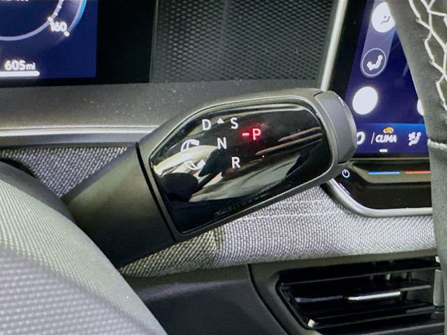 New 2026 Volkswagen Tiguan S image 10