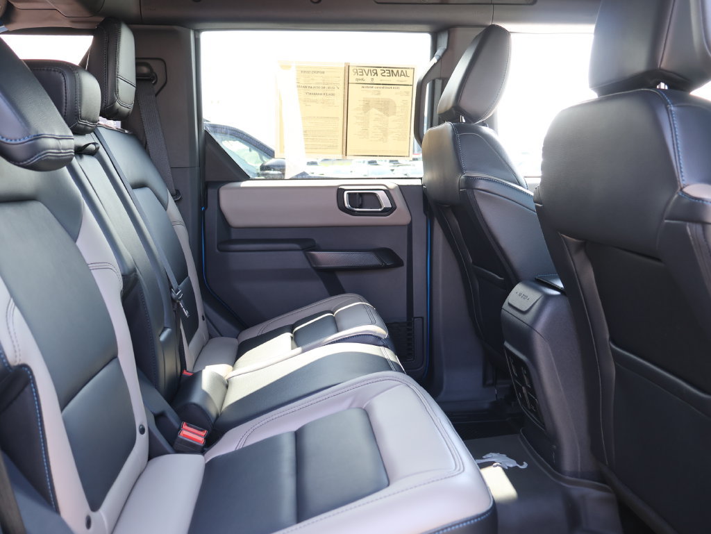 Used 2024 Ford Bronco Wildtrak AWD/4WD image 12