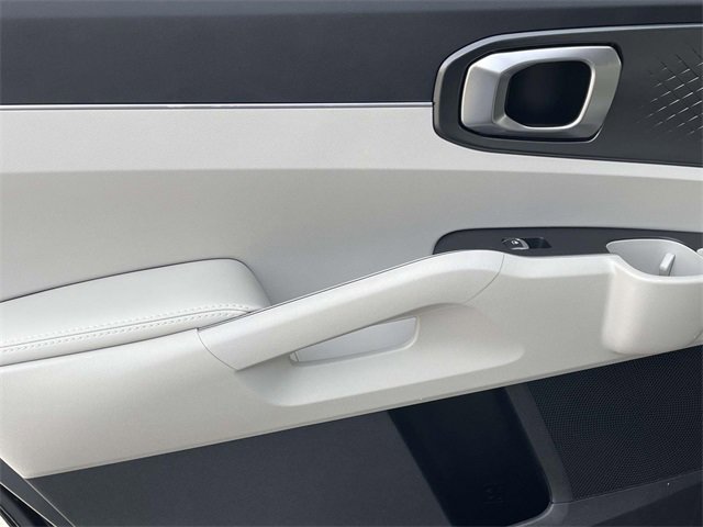 Certified 2023 Kia Sorento S image 23