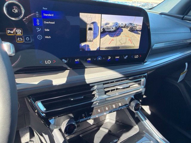 New 2027 Chevrolet Traverse LT AWD/4WD image 14