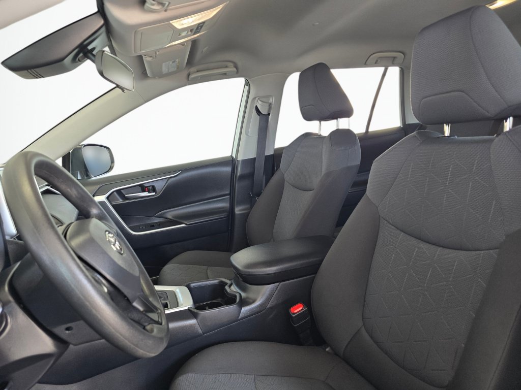 Certified 2025 Toyota RAV4 XLE AWD/4WD image 18