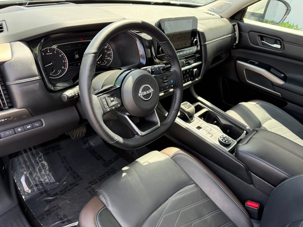 Certified 2023 Nissan Pathfinder Platinum AWD/4WD image 13