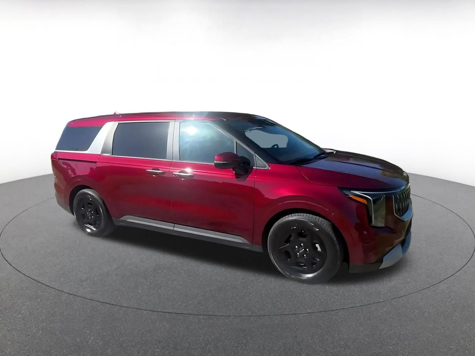 Used 2026 Kia Carnival FWD image 2