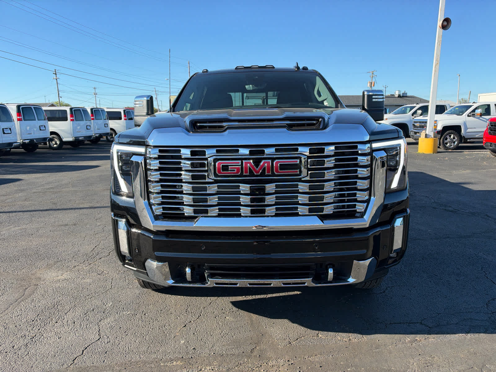 New 2026 GMC Sierra 3500 Denali w/ Denali Reserve Package AWD/4WD image 8
