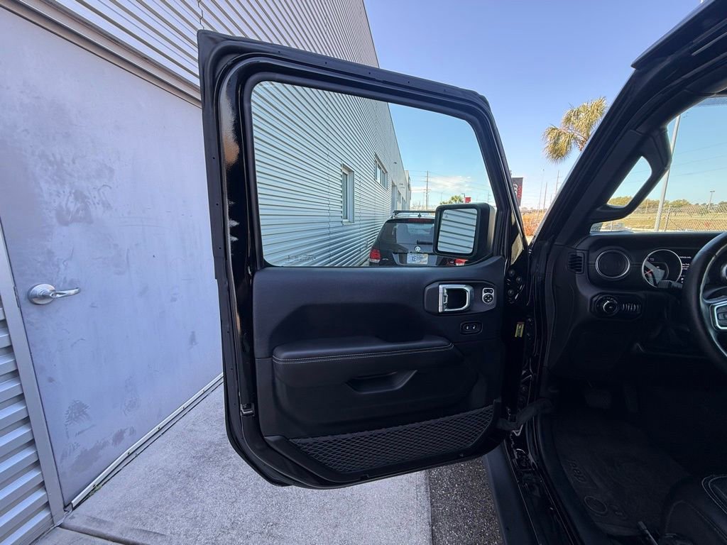 Used 2019 Jeep Wrangler Unlimited Sahara w/ Quick Order Package 24M Moab AWD/4WD image 70