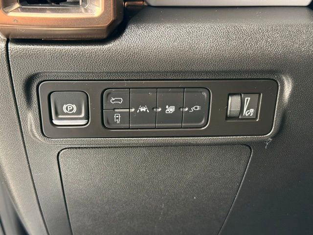 Used 2024 GMC Hummer EV 2X w/ LPO, Illumination Package image 35