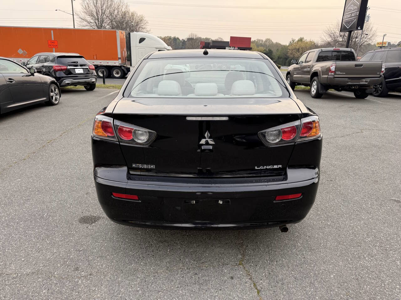 Used 2017 Mitsubishi Lancer ES image 6