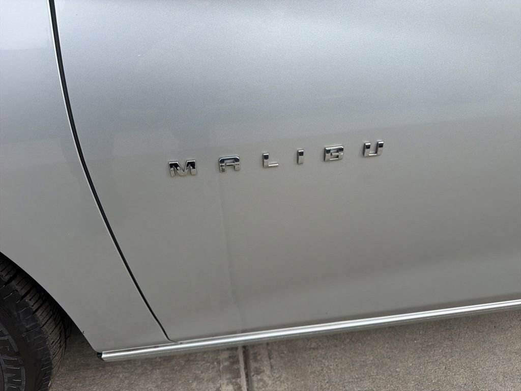 Used 2017 Chevrolet Malibu LT image 12