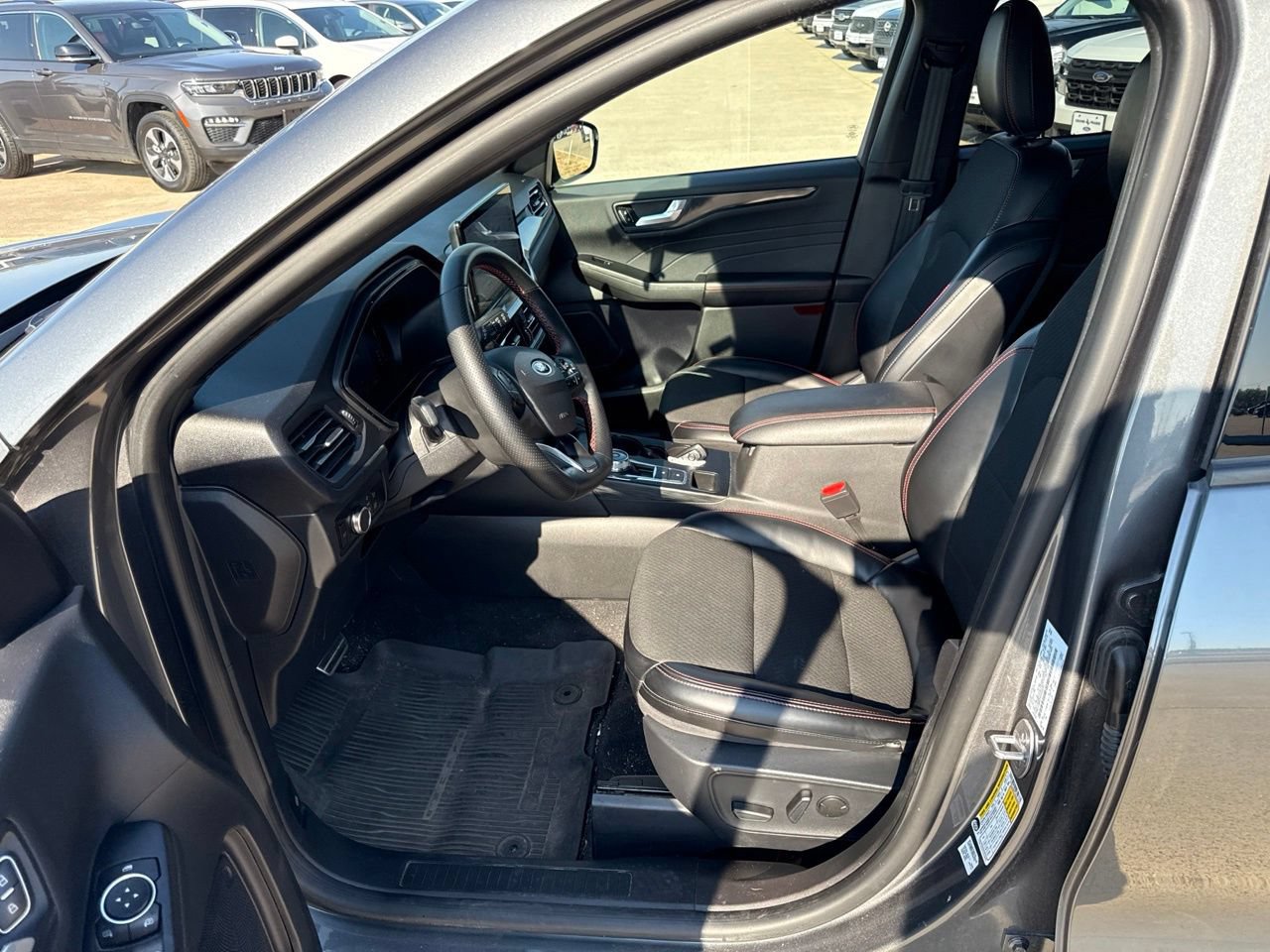 Used 2024 Ford Escape ST-Line w/ Tech Pack #1 FWD image 20