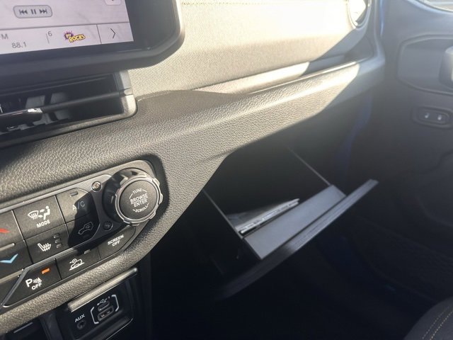 New 2025 Jeep Gladiator Willys image 33