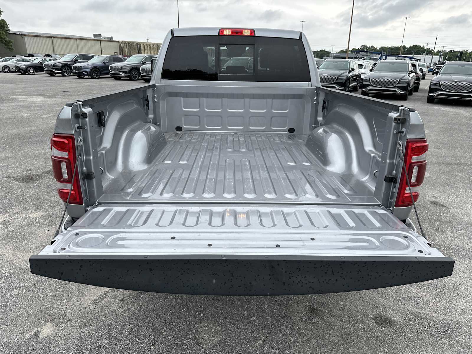 Used 2024 RAM 2500 Laramie w/ Safety Group AWD/4WD image 23