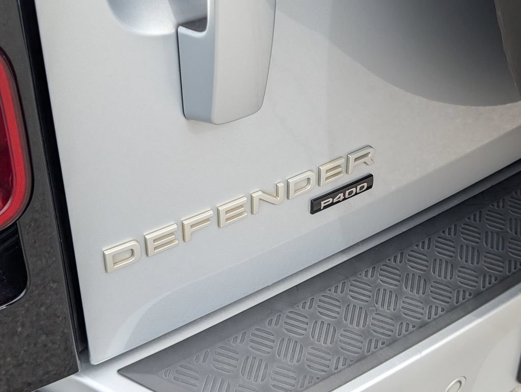 Used 2022 Land Rover Defender 110 XS Edition AWD/4WD image 22