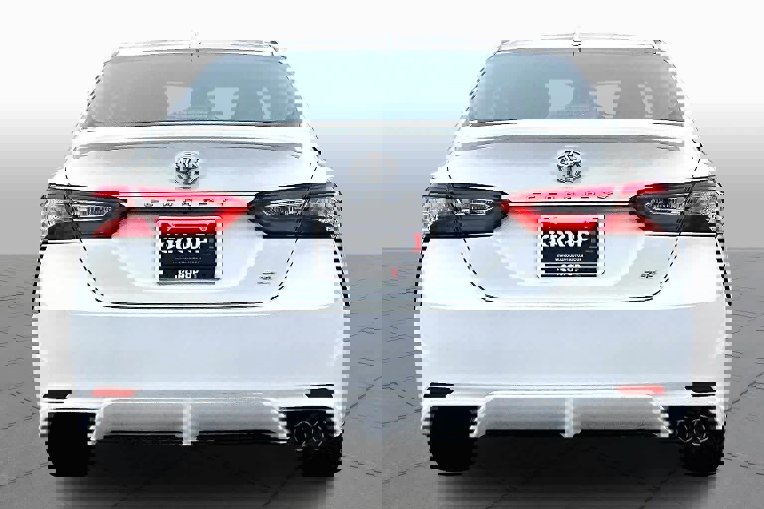 Used 2020 Toyota Camry SE image 4