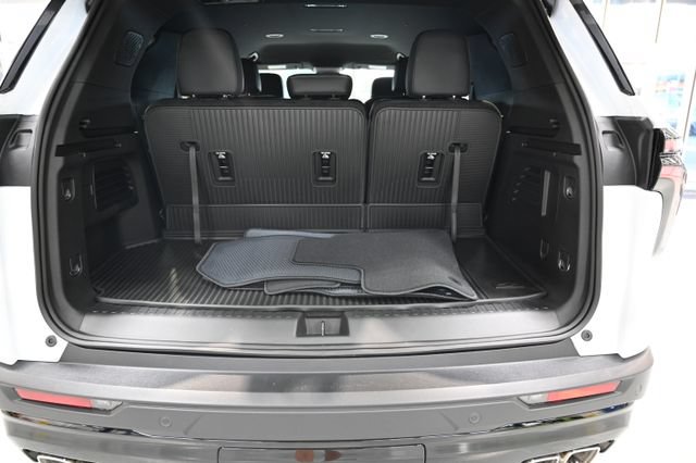 New 2027 Chevrolet Traverse LT w/ Midnight/Sport Edition AWD/4WD image 28