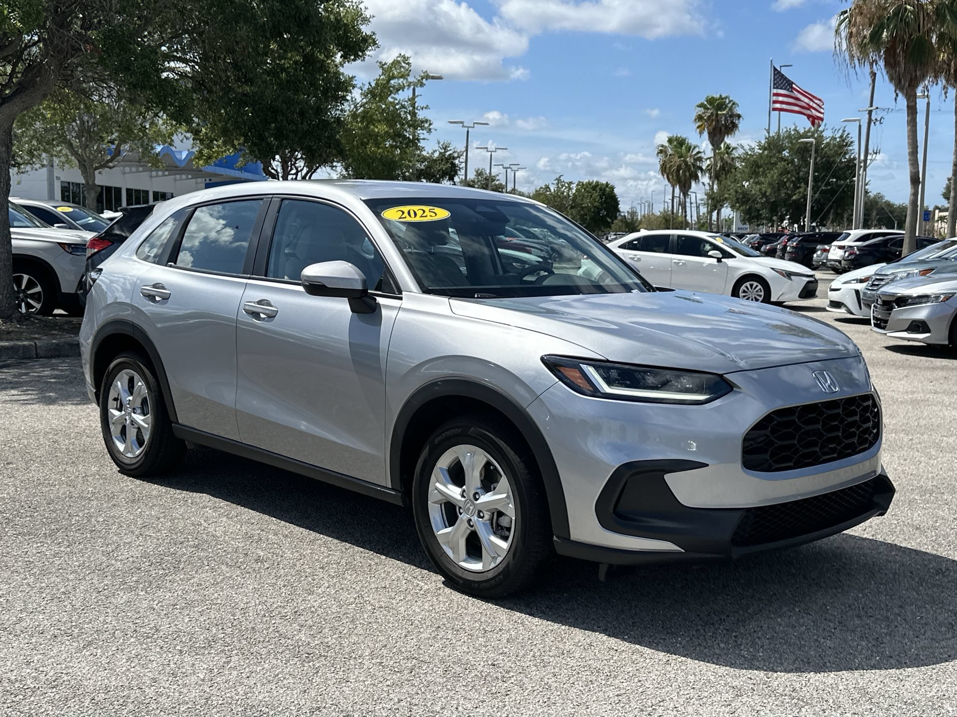 Used 2025 Honda HR-V LX image 2