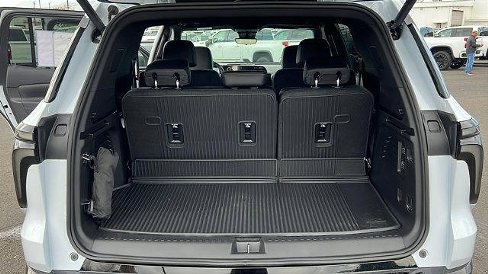New 2026 Chevrolet Traverse High Country w/ LPO, Floor Liner Package image 11
